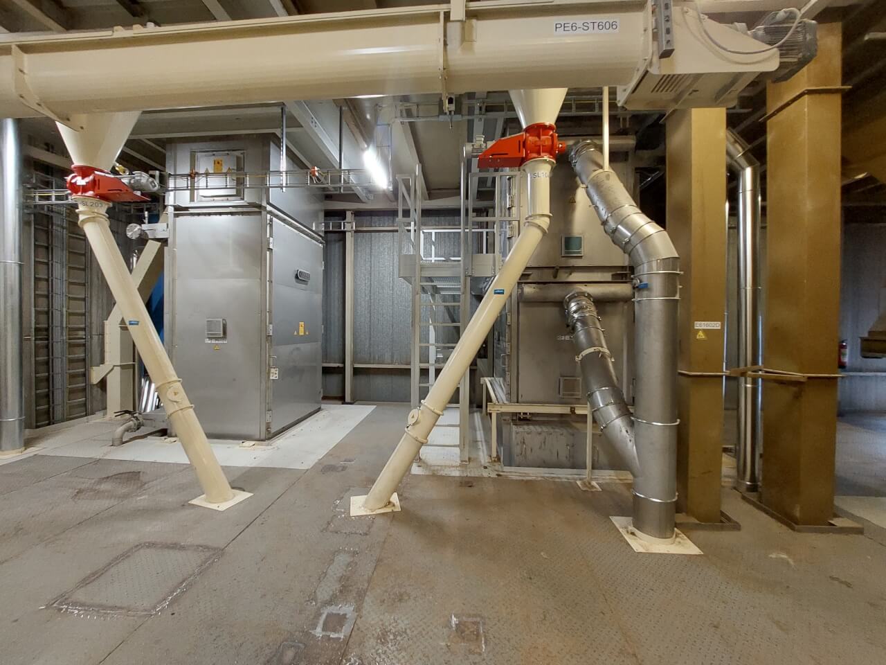 Meal cooler (left) and heater (right). Courtesy of Solex Thermal Science.