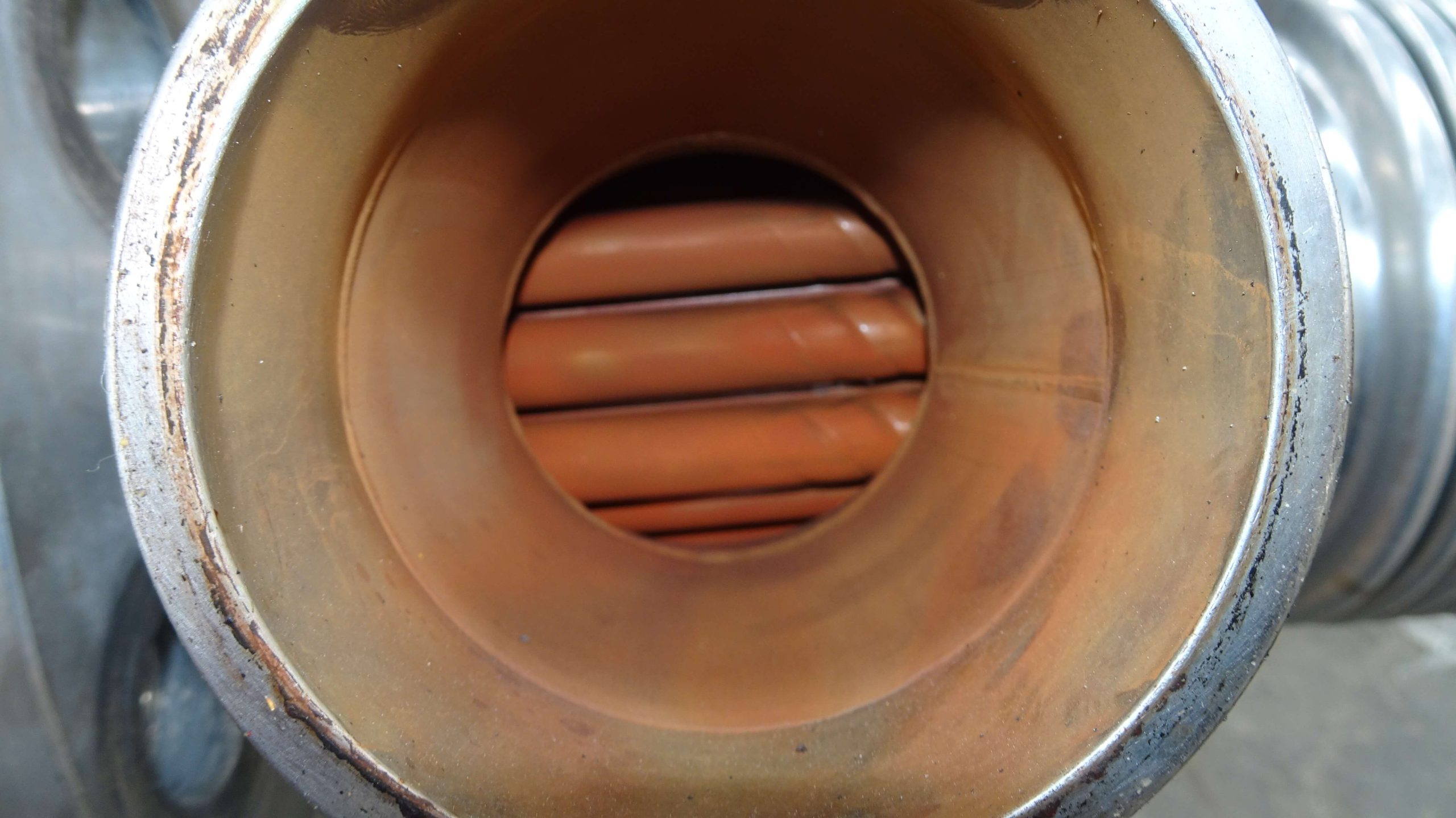 Figure 13. Detail of the service inlet nozzle of a unit with untreated water.